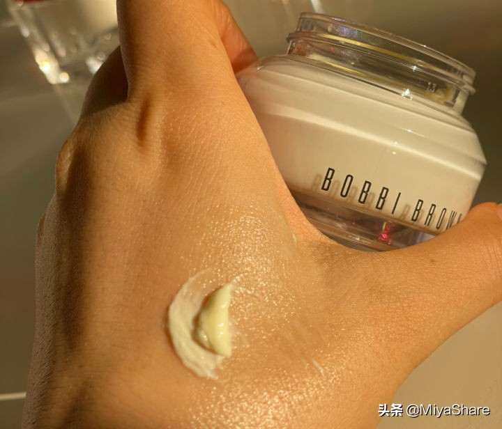 秋冬化妆起皮卡粉测评,秋冬底妆卡粉斑驳怎么办