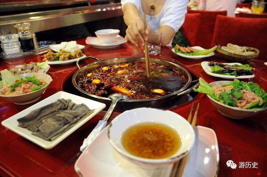 重庆为什么是四川第一大城市,重庆一个自带江湖气质的城市