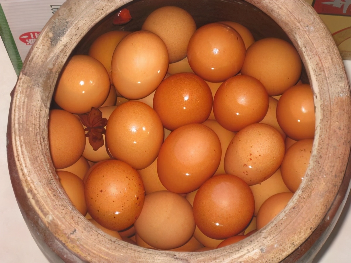 腌鸡蛋不要只懂加盐，分享正确做法，0失败，鸡蛋个个起沙流油