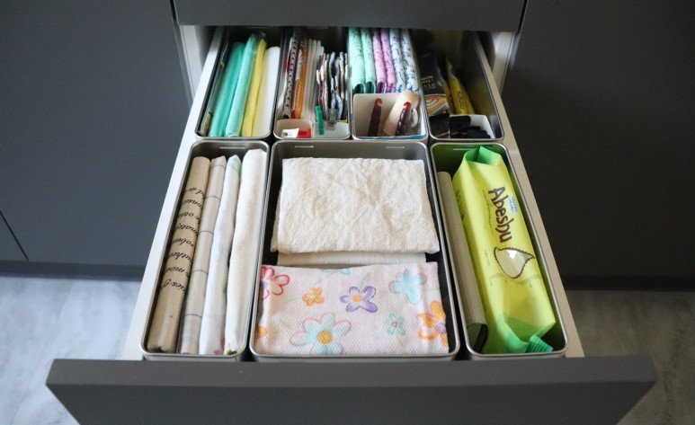 竖牛奶箱怎么改造收纳盒,纯牛奶盒子可以做成什么收纳