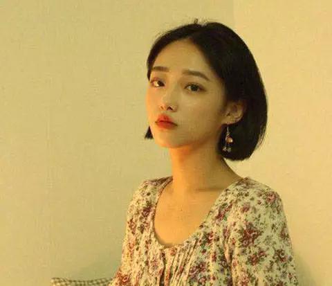 发量少不挑脸型的发型短发,齐耳短发发型学生显脸小