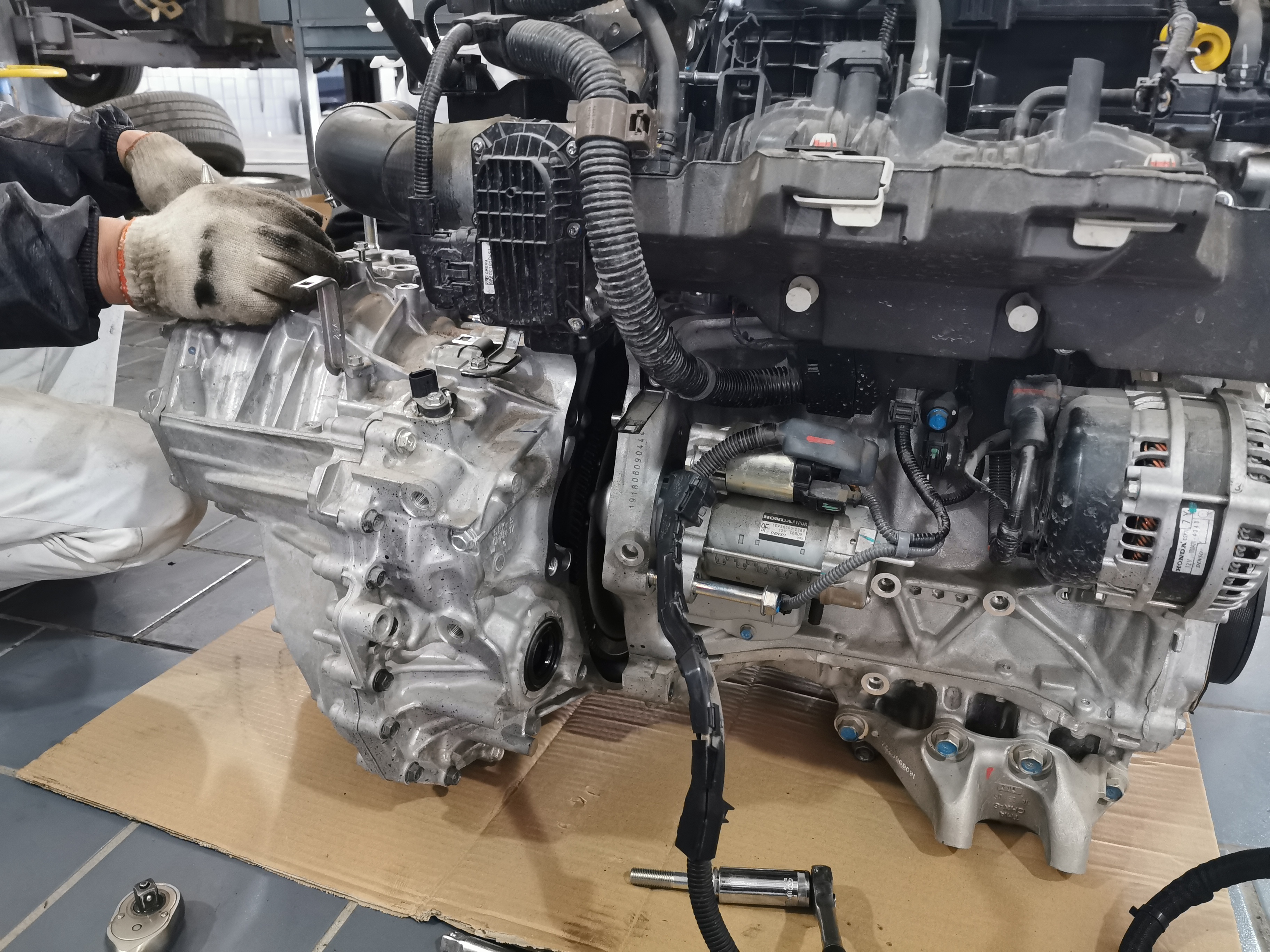 本田crv17款油耗是多少,本田crv的cvt变速箱1700转顿挫感