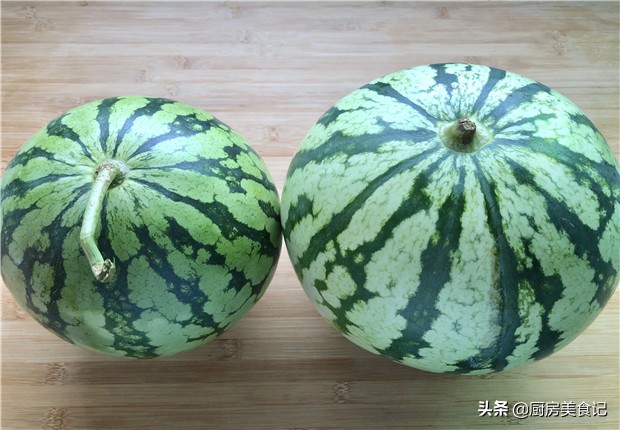 西瓜怎么挑才能挑到又脆又甜,挑选西瓜的小妙招有哪些