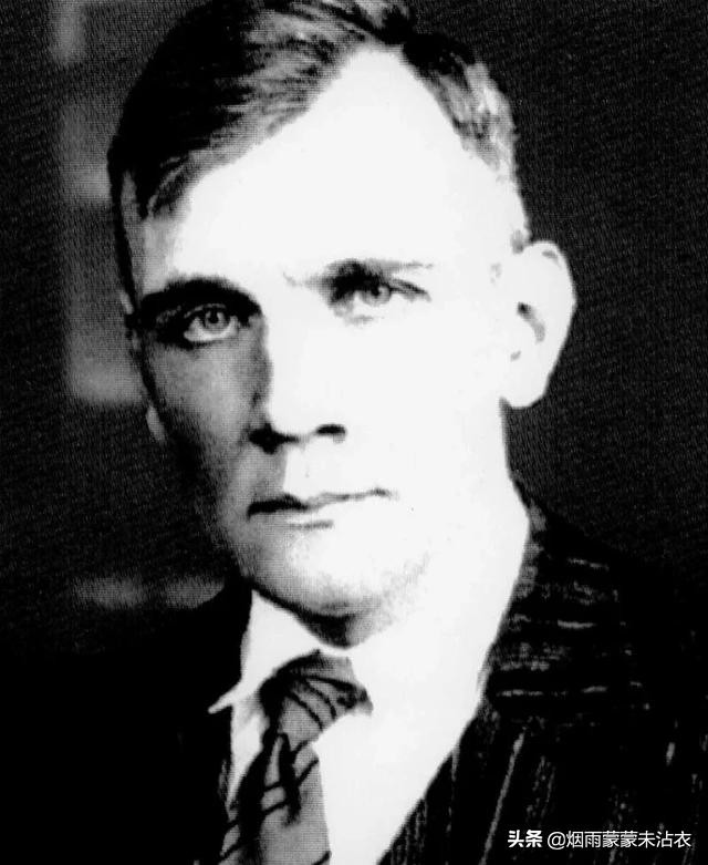 他是一位反纳粹的*党**卫队军官，第一个揭露集中营*杀屠**真相的格斯坦