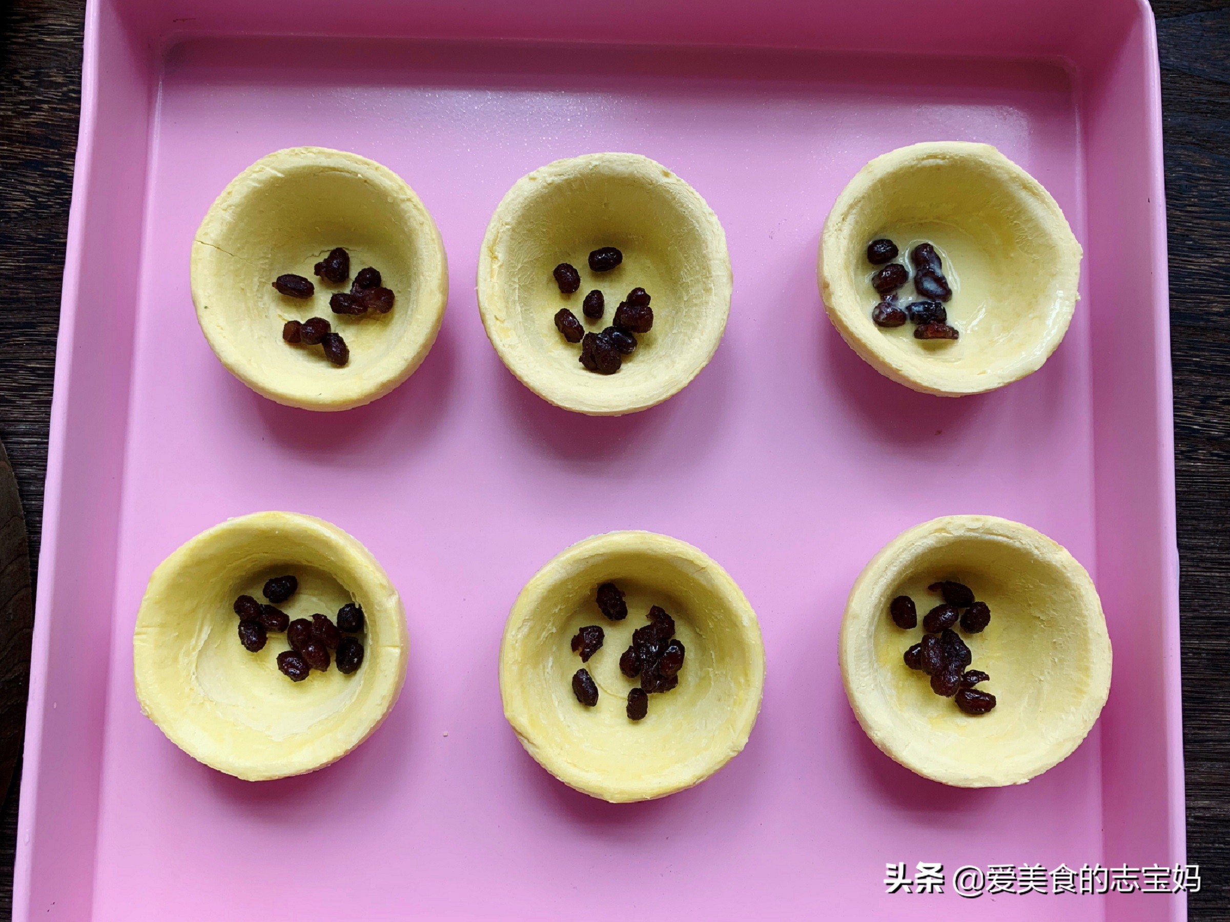 自制酸奶蛋挞味道好极了,在家就能做的简单酸奶蛋挞