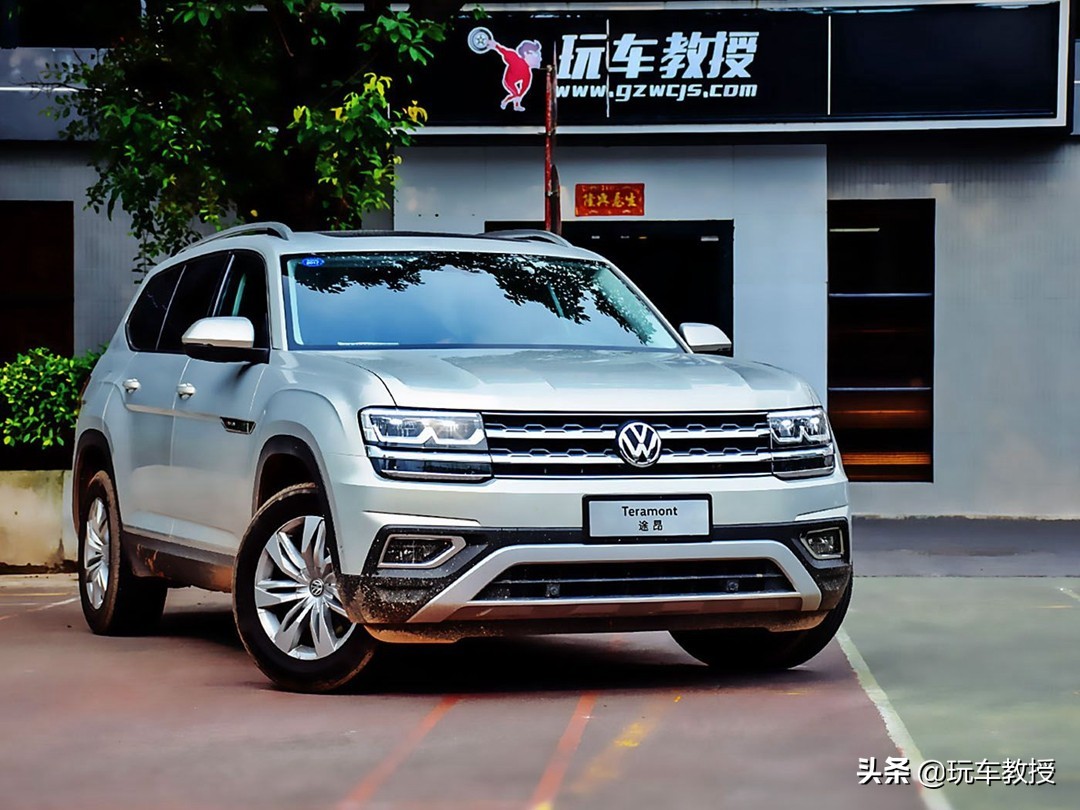 10年大切诺基改新款,10年的大切诺基值得买吗