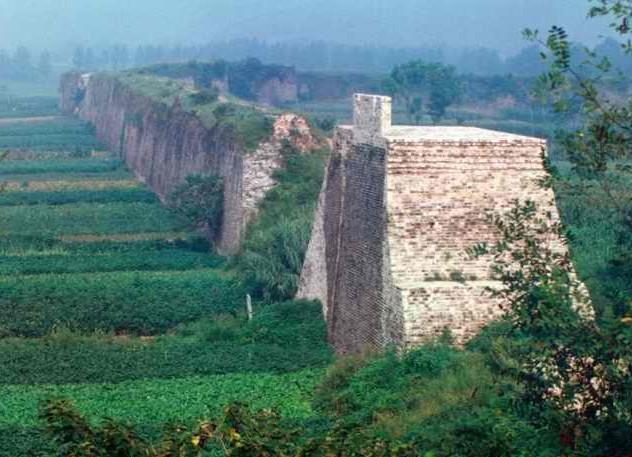 让“下天子一等”的明朝亲王闻风丧胆的“高墙”与“闲宅”