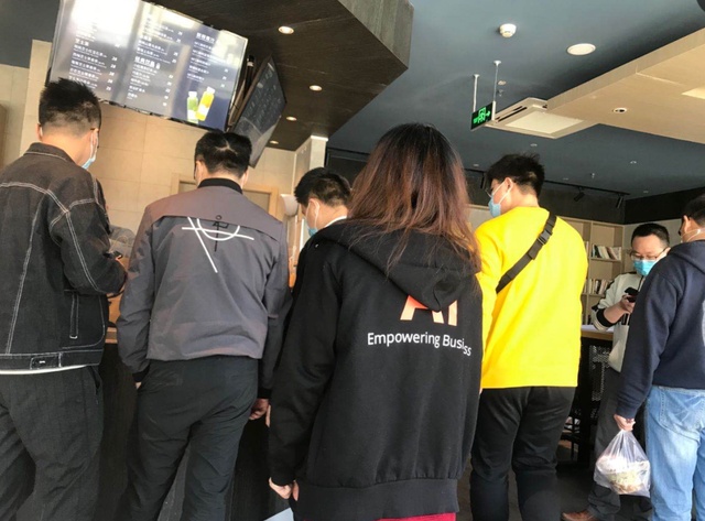 瑞幸大跌的原因,瑞幸暴跌瑞幸目前形势如何