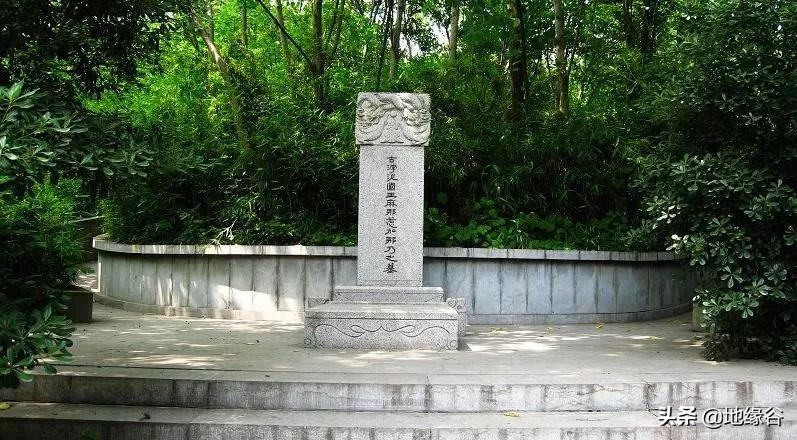 文莱是从马来西亚独立出去的吗,文莱怎么被马来西亚分成两半的