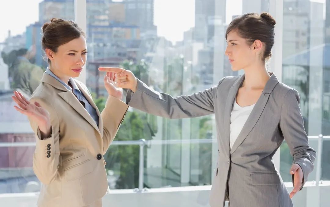 同事对你的调侃和语言攻击，该如何处理？高情商的人，都懂这3点