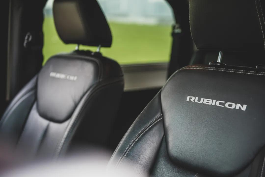 在城中开牧马人代步的人？我敬你是条汉子！