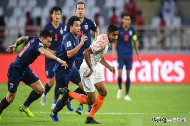 大厨真狂!傲慢的克里斯季宁输了,明天国足再次开启打脸模式