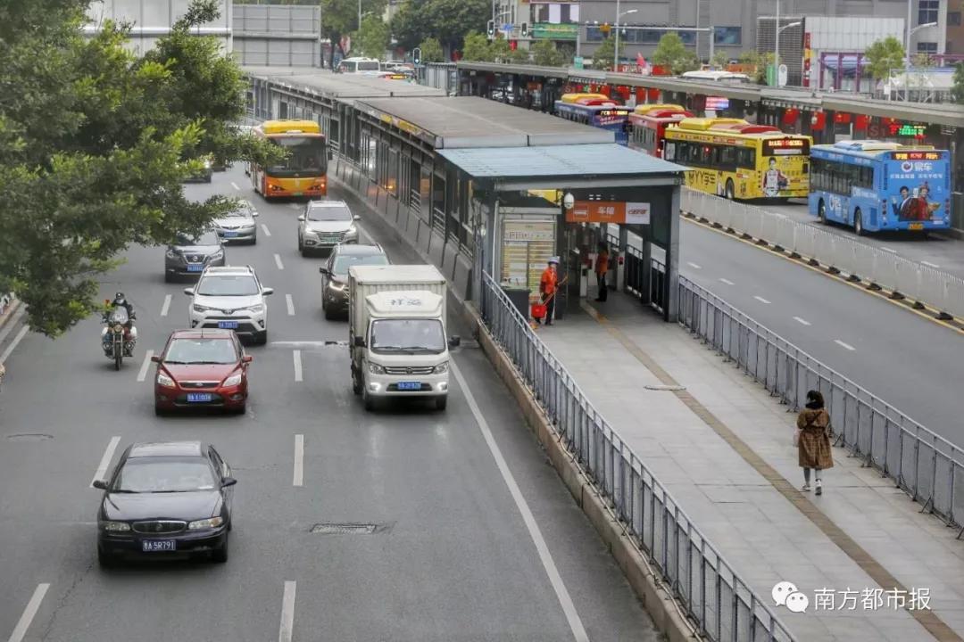 深圳复工第一天地铁站图,复工第一天的地铁