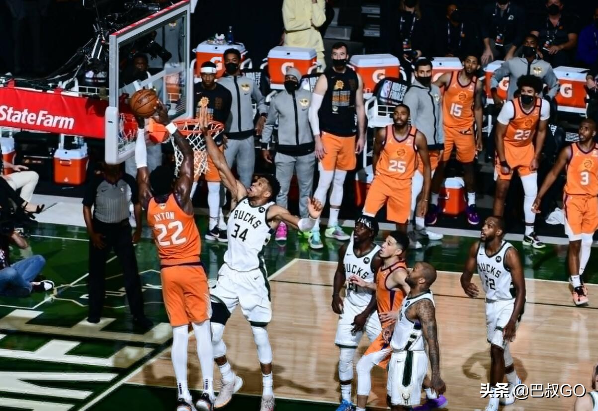 布克狂轰48分赛后采访保罗,布克赛后力挺保罗