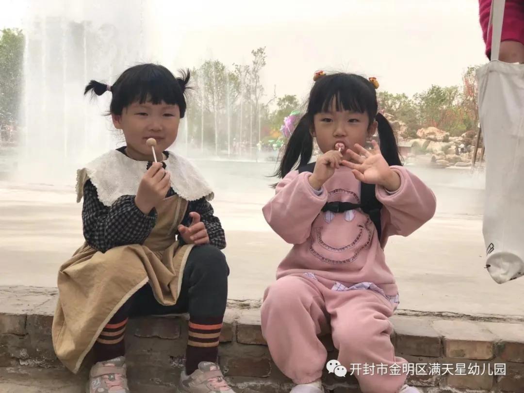 春日踏青亲子幼儿园,幼儿园开展春游踏青活动