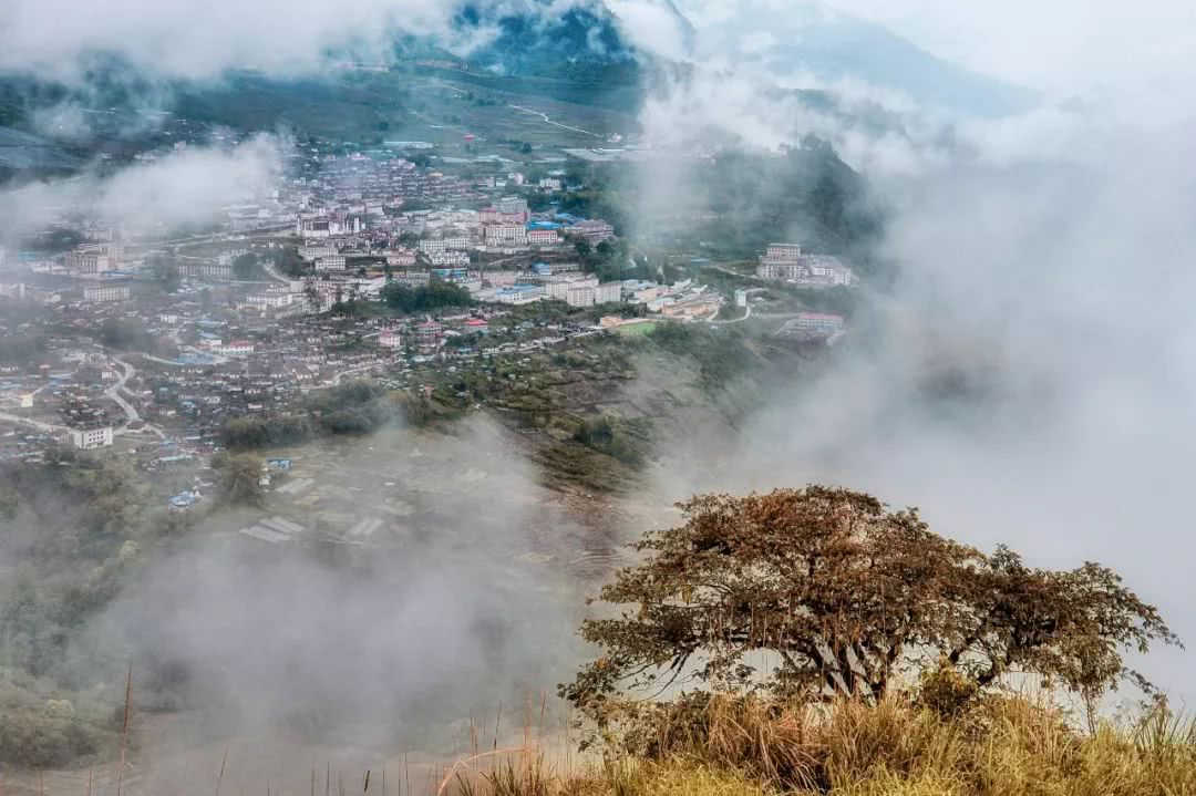 这座县城进去就要收费，门票210元却游客不断，你猜到是哪了吗