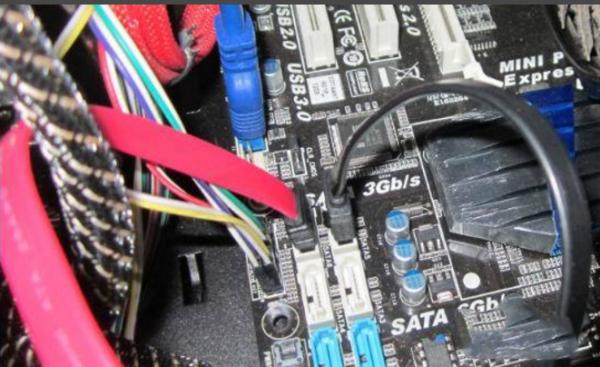 台式电脑光驱接线可以接硬盘吗,移动硬盘盒接线方法