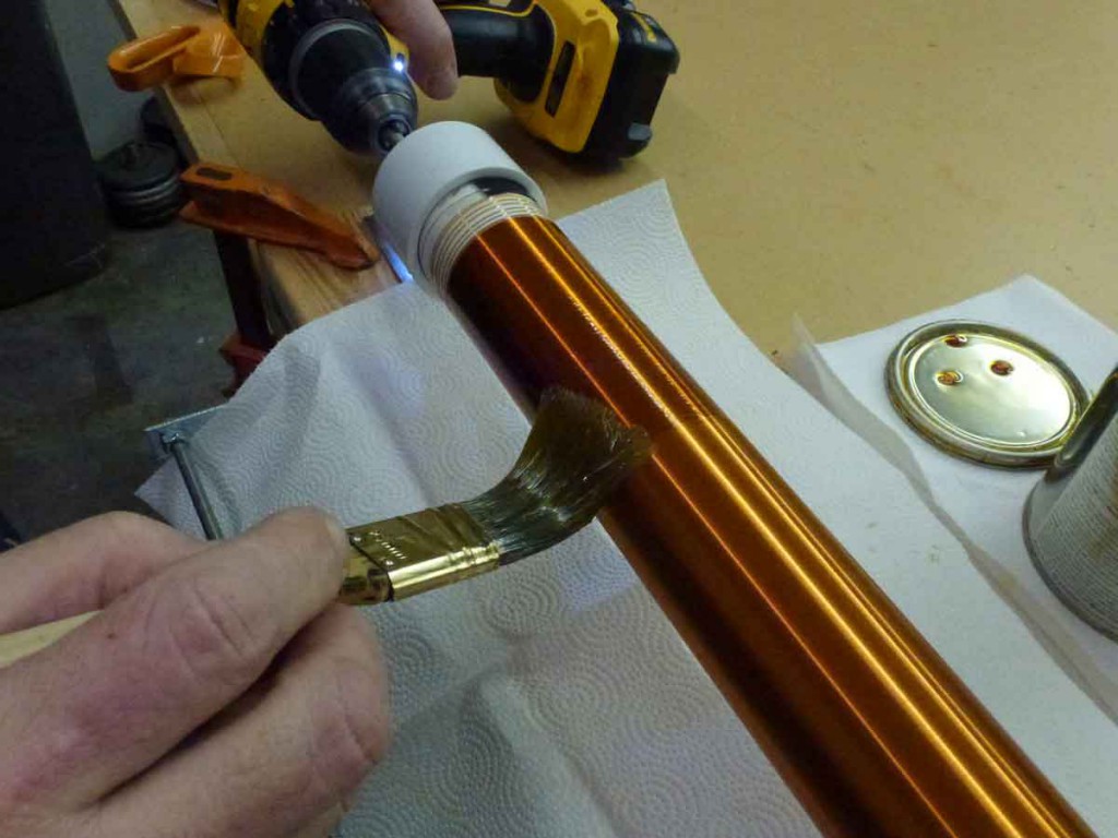 成为雷电法王很简单，用6个啤酒瓶和日常用品，就能做特斯拉线圈