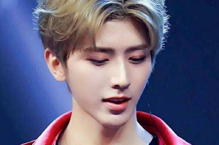 宝藏男明星肖战周深王一博蔡徐坤,谁才是顶流蔡徐坤和王一博