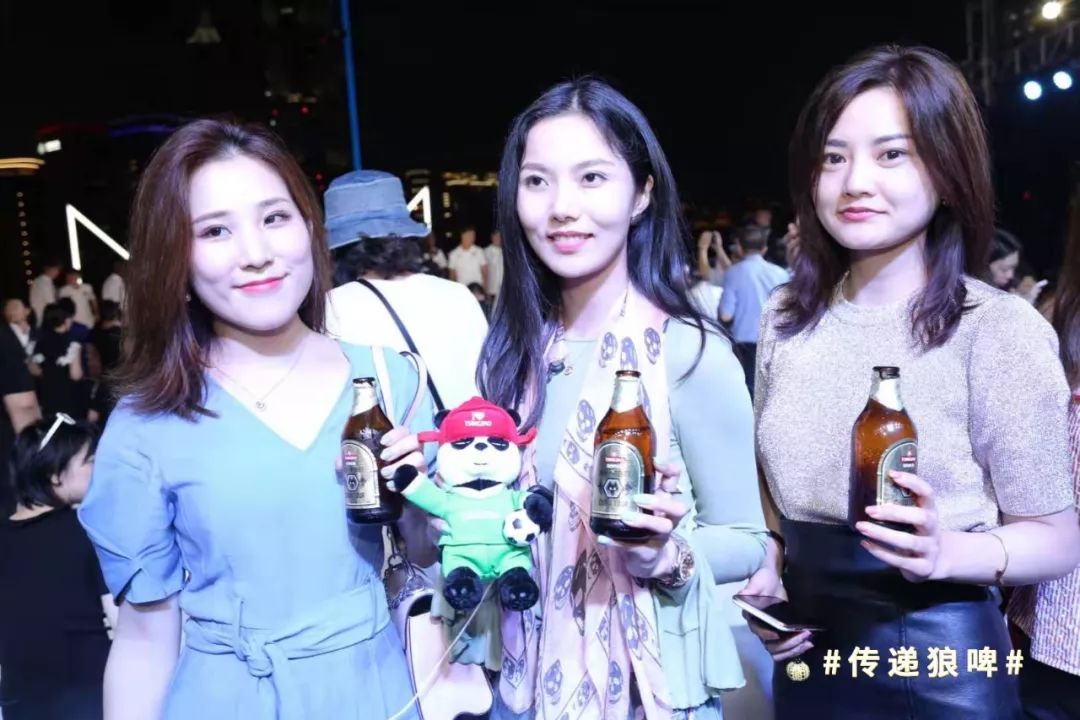 ​青岛啤酒携手英超狼队畅享欢聚与“狼”共舞玩转足球与时尚