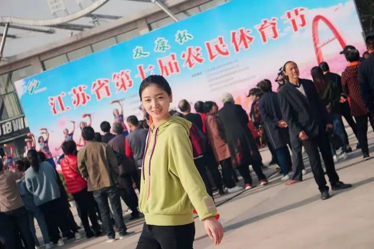 记者节将镜头对准自己,记者节留住我们自己的镜头