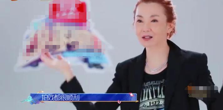 张曼玉综艺节目哭了,张曼玉哭着哭着就笑了采访