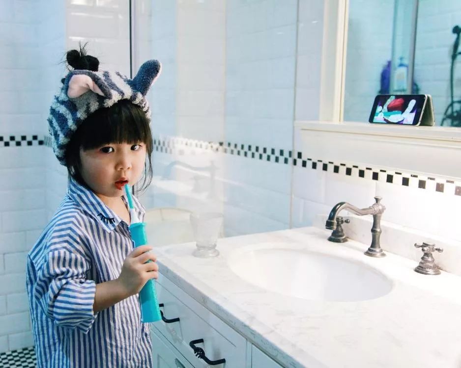 电动牙刷怎么选这三点很重要,两岁宝宝牙刷选u型还是普通的