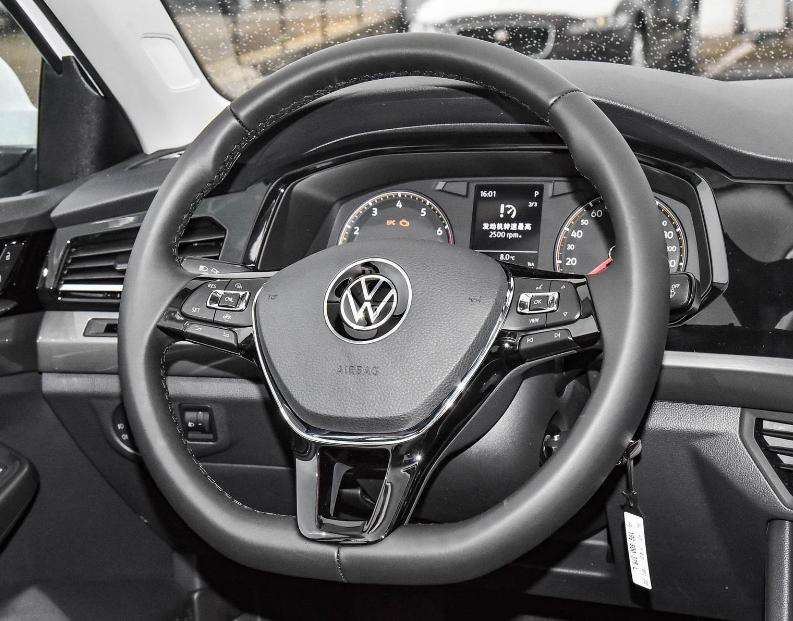 七八万自动挡新车推荐哪款车好开,5万元有天窗自动挡最省油的轿车