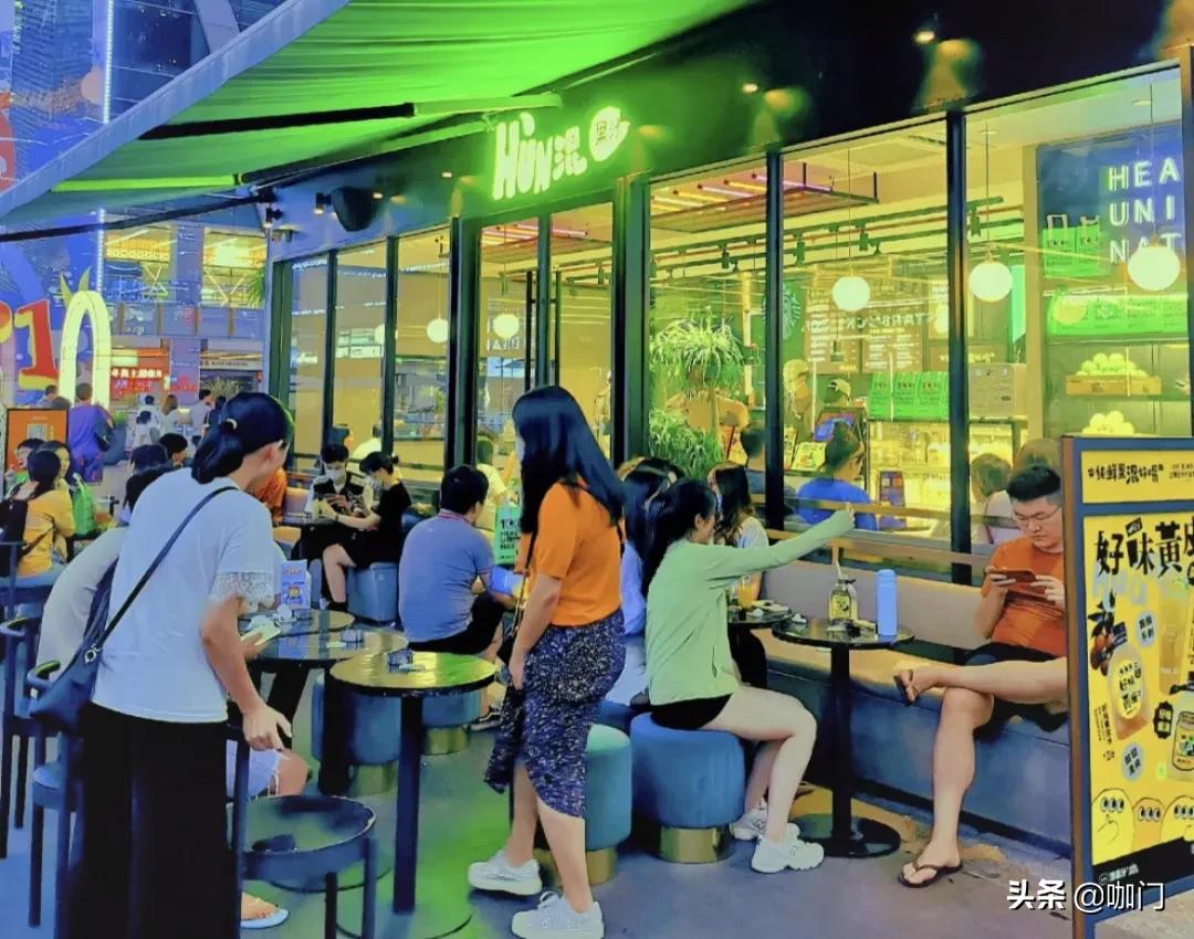 开纯果汁饮品店,鲜榨果汁店利润