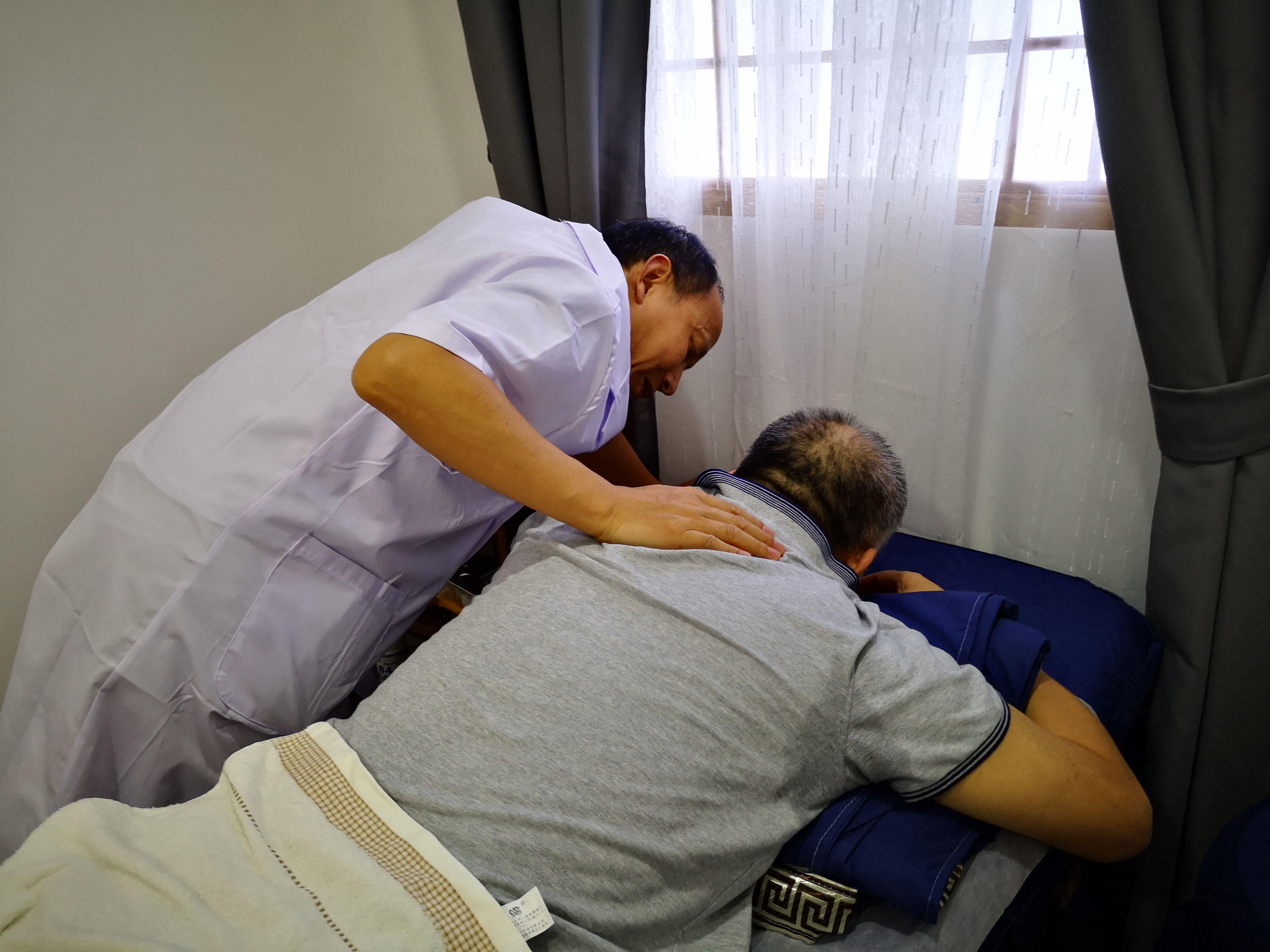 挂一个专家号需要2万元,挂个专家号要1000多