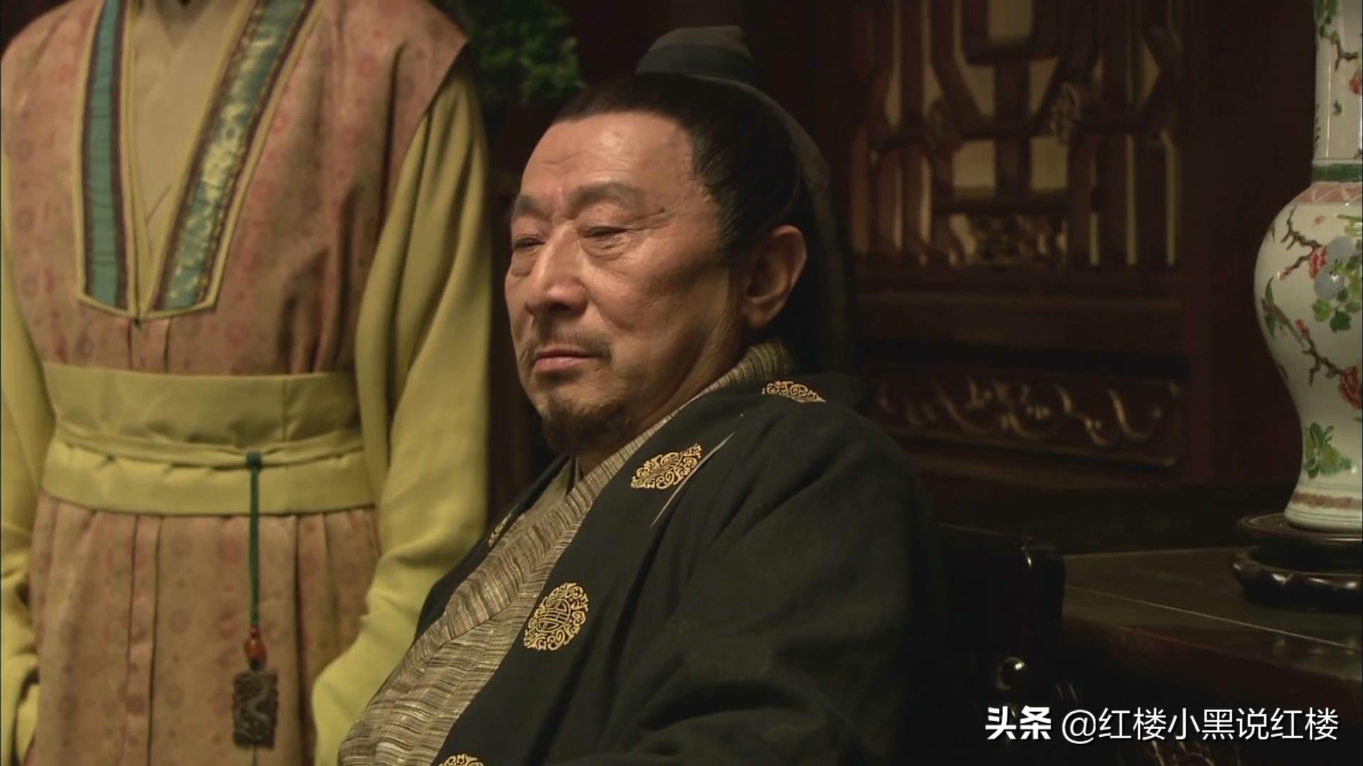 贾赦娶鸳鸯贾母为什么骂王夫人,贾赦看上鸳鸯王熙凤为什么不愿意