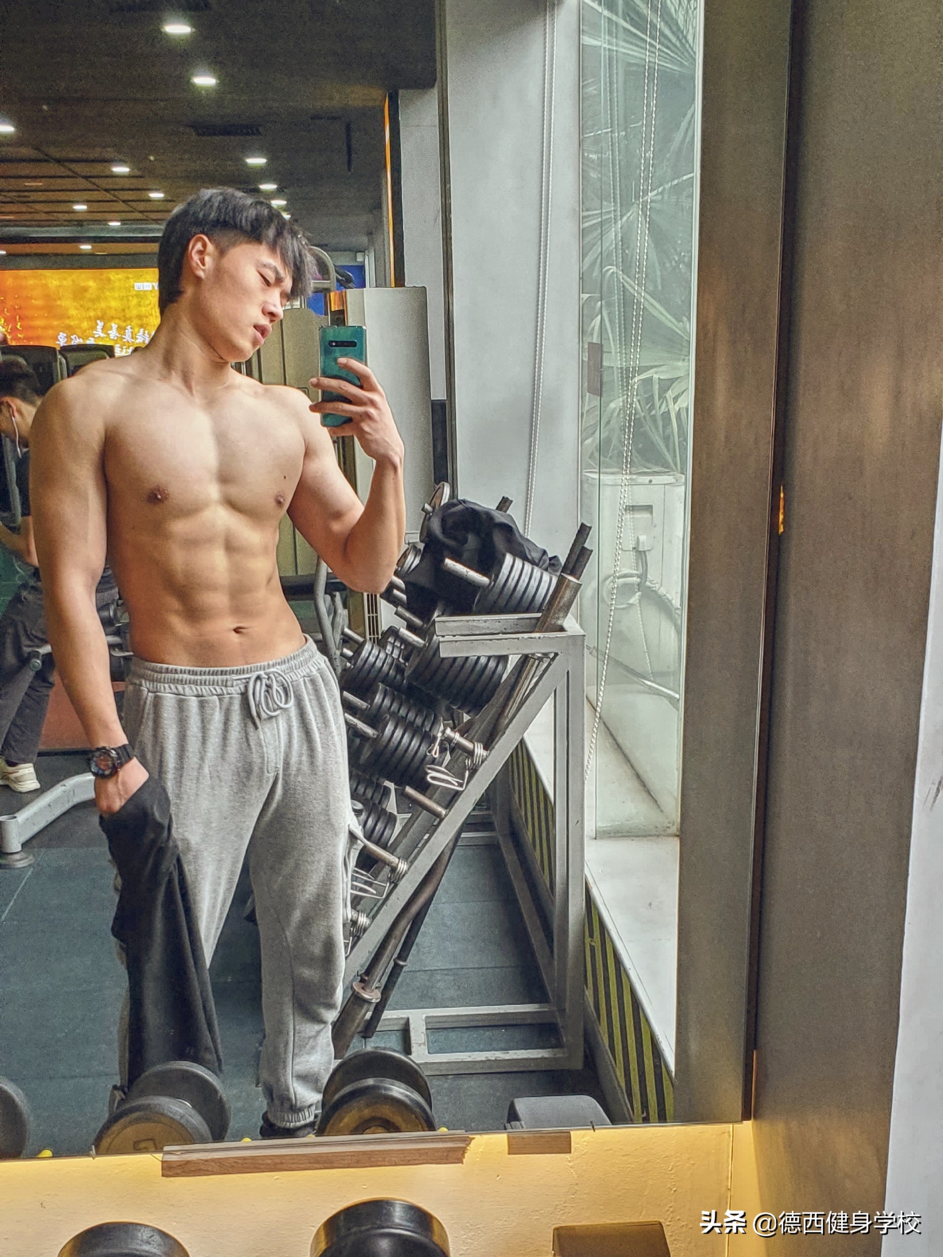 健身教练摆拍姿势图片,健身教练形象照p图换脸