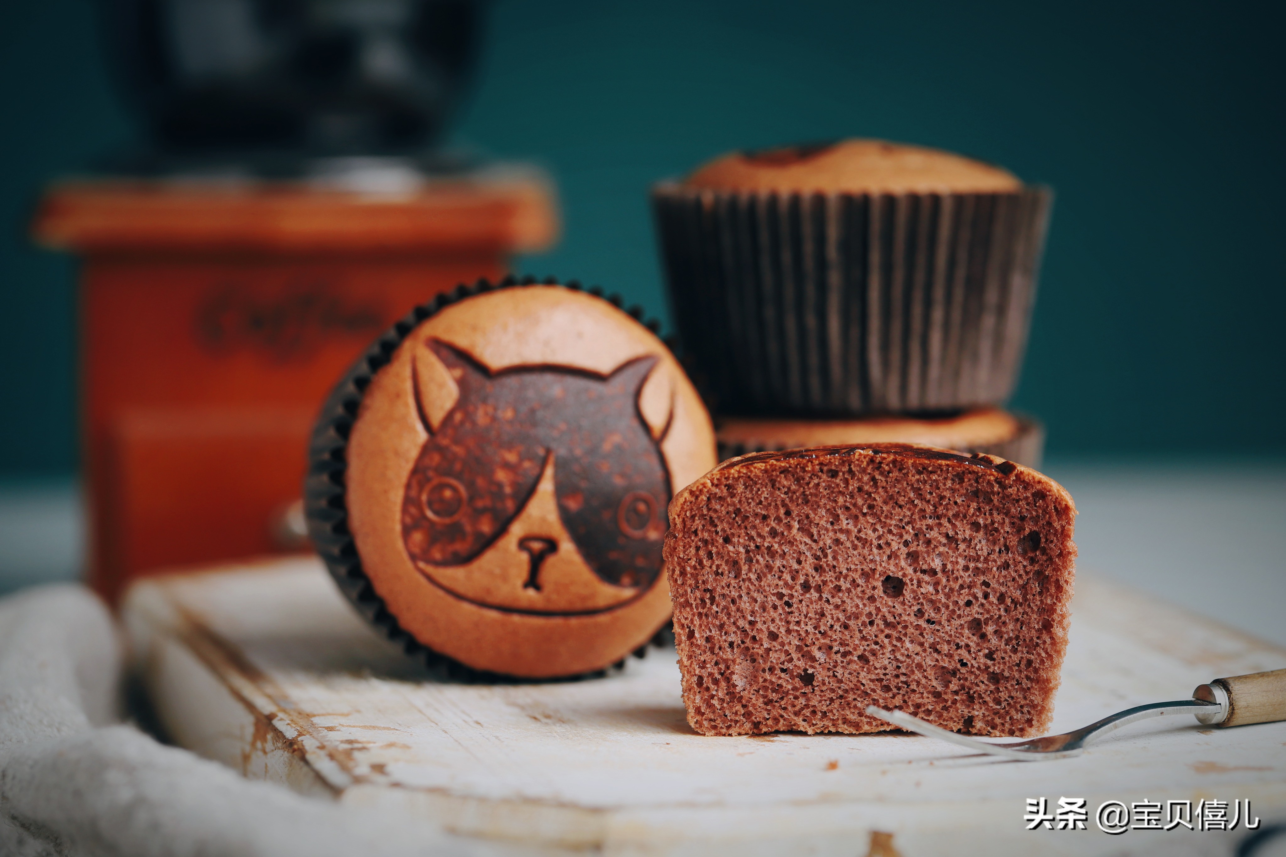 柔软细腻不开裂不回缩纸杯蛋糕,可可酸奶杯子蛋糕的做法