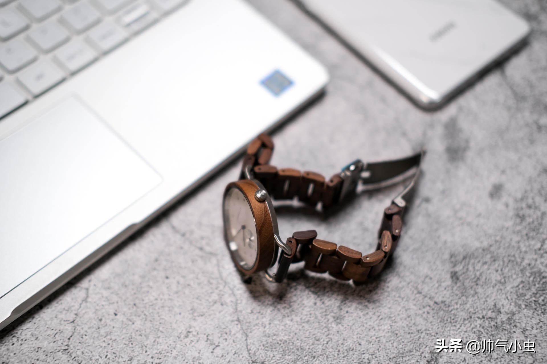 手表玩出花样,小米有品光动能机械手表