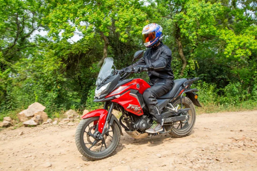 新大洲本田cbf190x骑行感受,本田拉力摩托车cbf190x