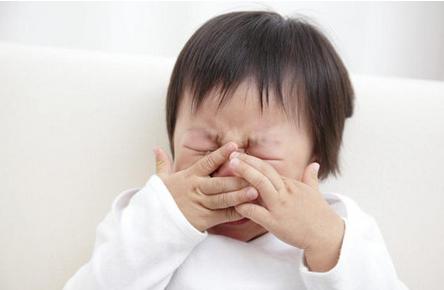 宝宝晚上老是哭怎么哄都哄不好,半夜宝宝大哭不止怎么都哄不好