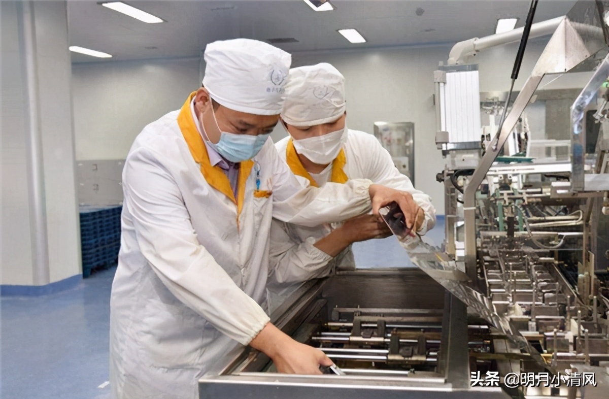 他是民企“药王”，一年卖800亿，工厂修得像故宫却坚持不上市