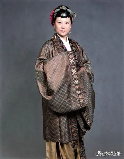 邢夫人：假善佯慈心若刀，性情愚弱枉身骄