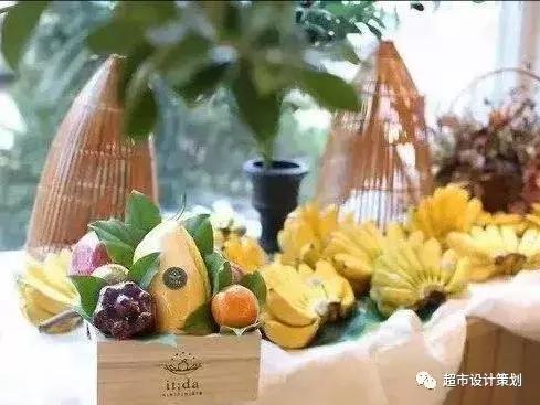 一组超市陈列图,超市肉品区陈列与摆放