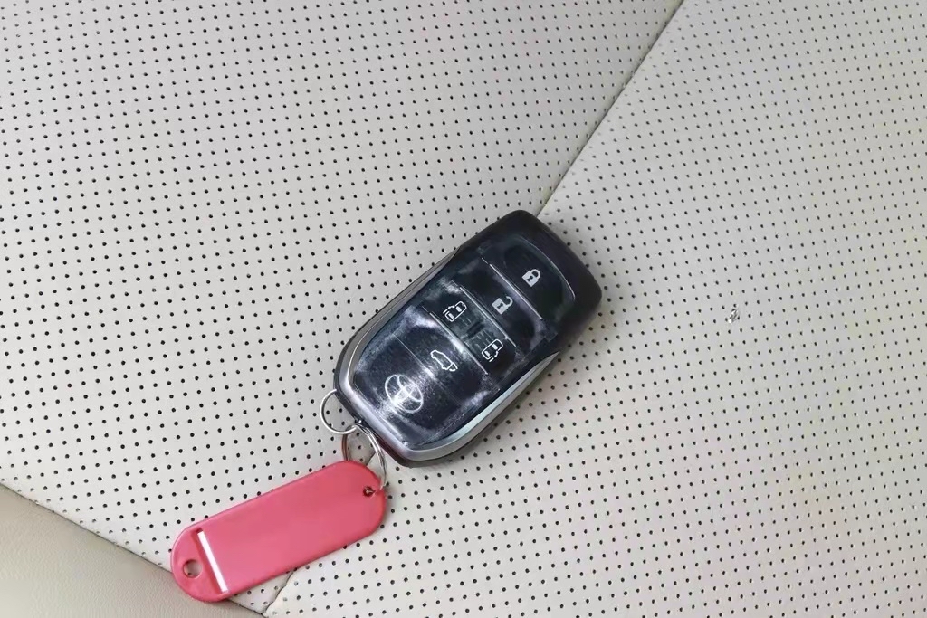 埃尔法导航断电后开不了机,丰田埃尔法断电后电动门打开