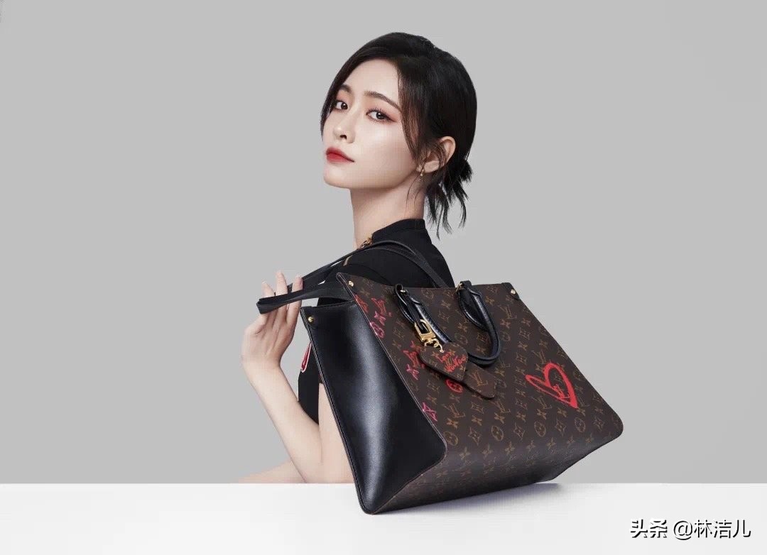 许佳琪因颜值太高被赞,许佳琪造型女团范十足