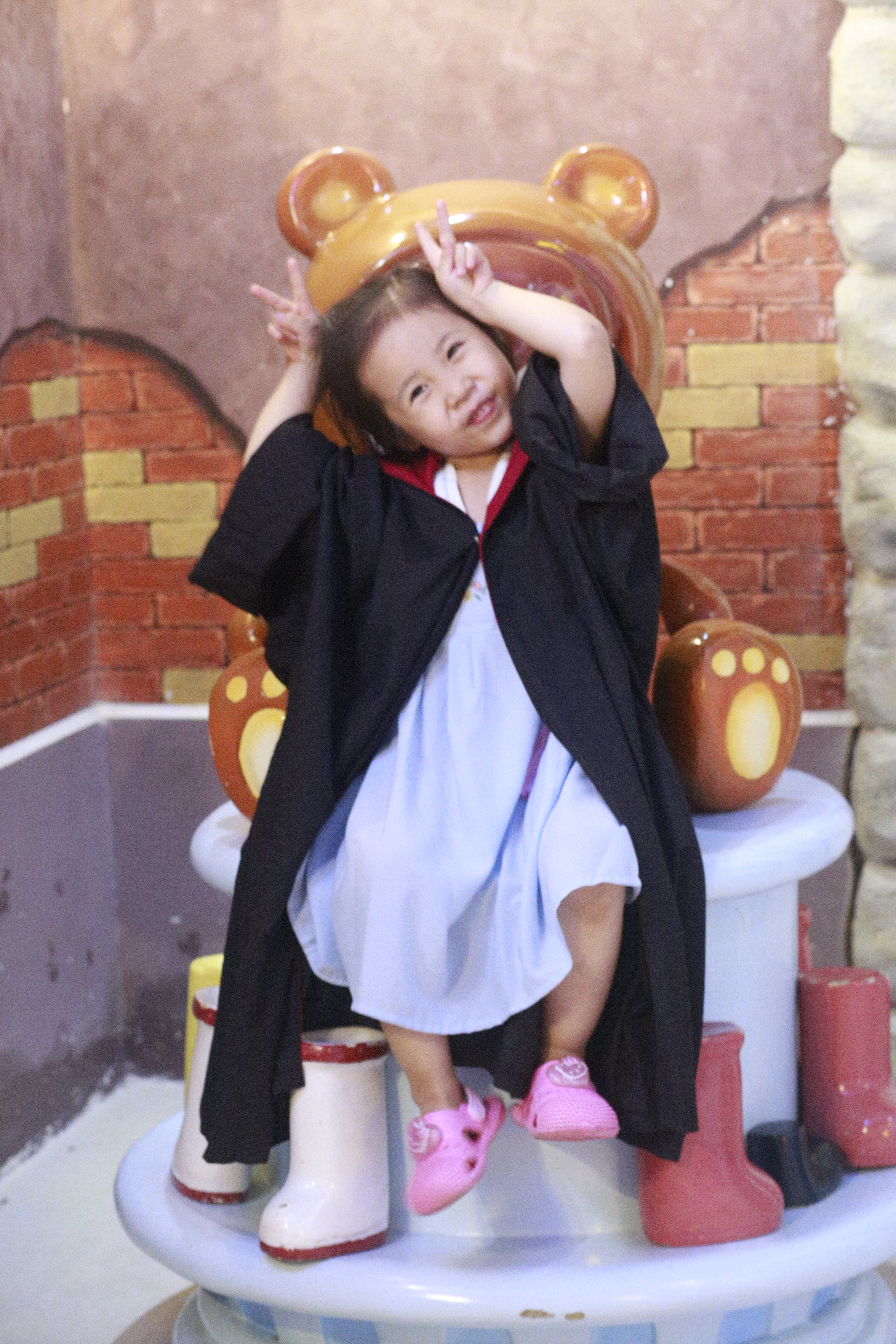 暑期狂欢--彤*妞小**第一次体验麦鲁小城，嗨翻喽