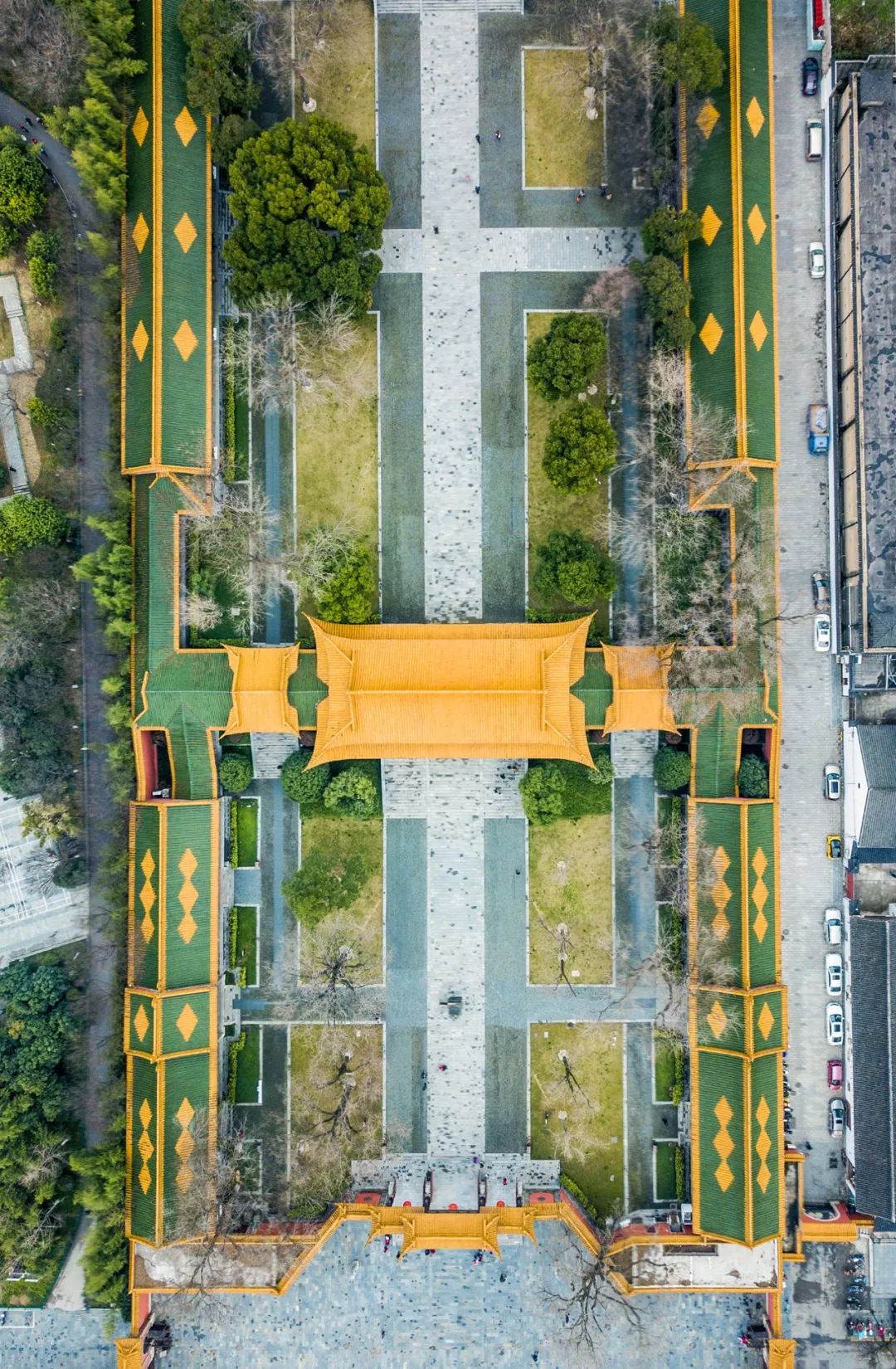 南京历史感沉重的古都,烟水南京