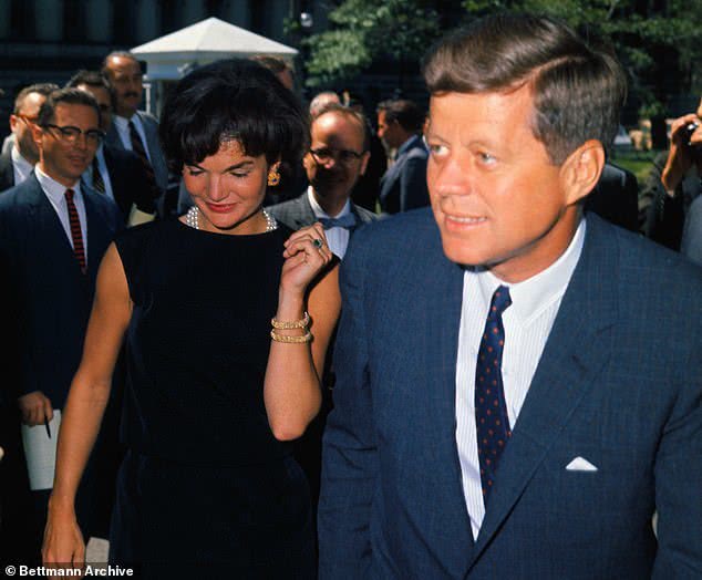 祖母绿诅咒,祖母绿宝石被诅咒