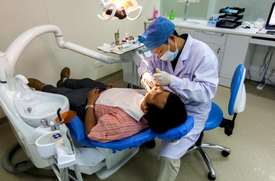 口腔溃疡最后发现是癌症故事,口腔溃疡竟是由这些原因引起的