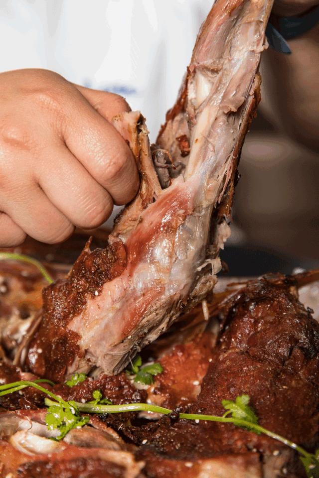 内蒙古秘汁烤全羊,烤全羊50斤