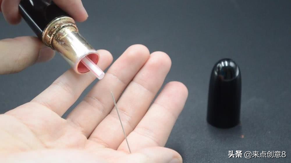 用完的口红不要扔,插一根吸管还有大作用,邻居见了都纷纷学起来