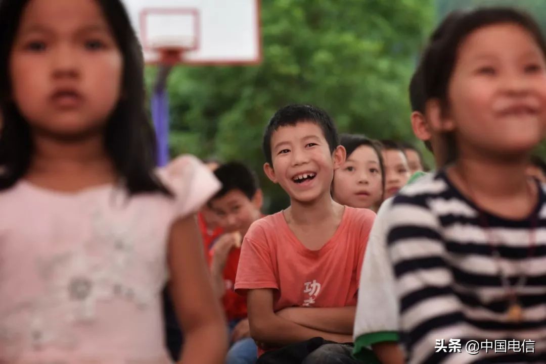 一场奇妙的化学反应“duang”山里娃遇见露天电影