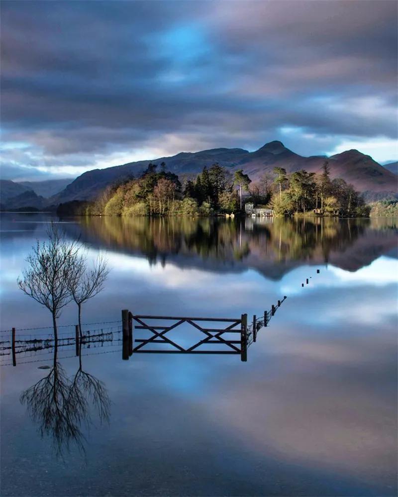 栈桥海边诗人,水边唯美的诗句