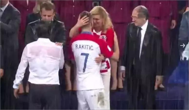 炸碎，灭门、逃难、流血，你无法想象金球奖“魔笛”经历过什么